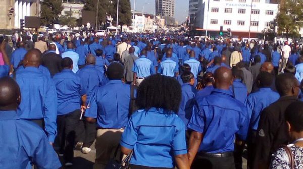 School heads wear uniform and march in Harare CBD – Pindula News