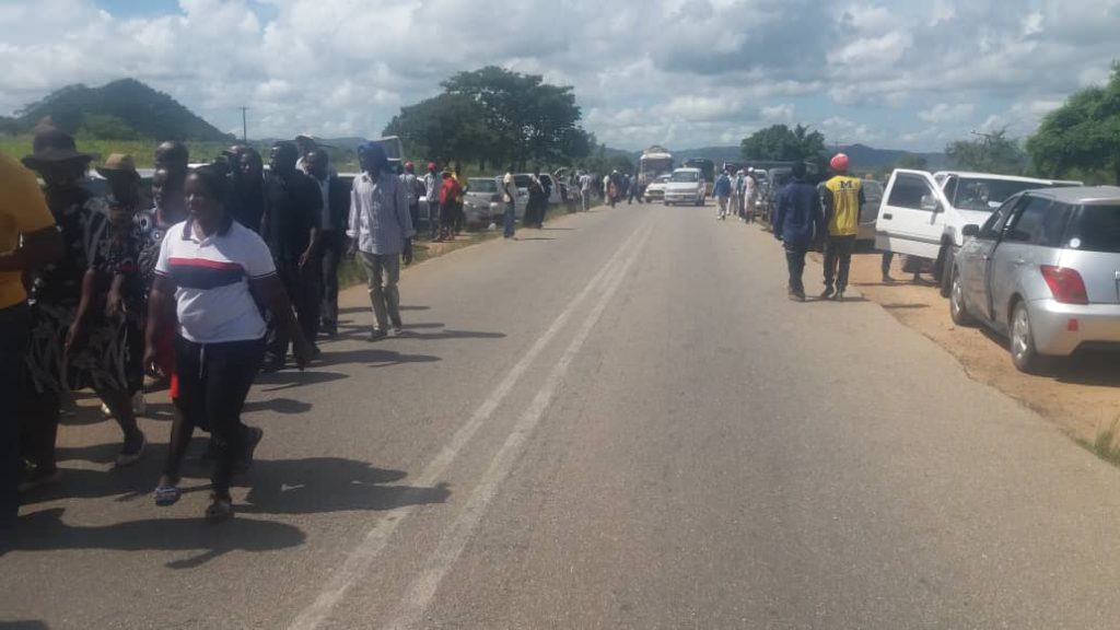 Pictures: Oliver Mtukudzi Burial in Madziva (Updated) ⋆ Pindula News