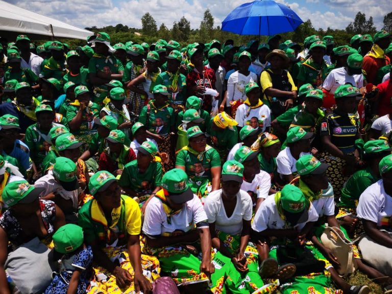 Pictures: Mnangagwa Holds Whites Interface Rally ⋆ Pindula 