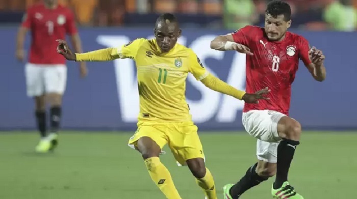 Khama Billiat dribbling past Egypt player. 2019 AFCON Finals, Egypt