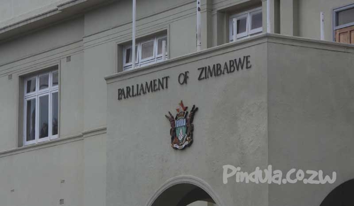 Zimbabweans Call For Minimum Qualifications For MPs And Councillors