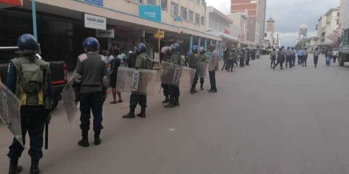 RIOT Police BLOCK Tendai BITI PRESSER Harvest House Morgan Tsvangirai House