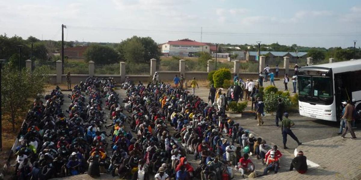 Nearly 90 000 Zimbabweans Arrested And Deported From South Africa