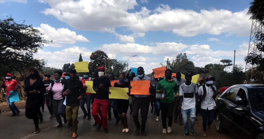 PICTURES: MDC’s Mamombe, Marowa, Chimbiri Arrested After Demonstrating In Warren Park