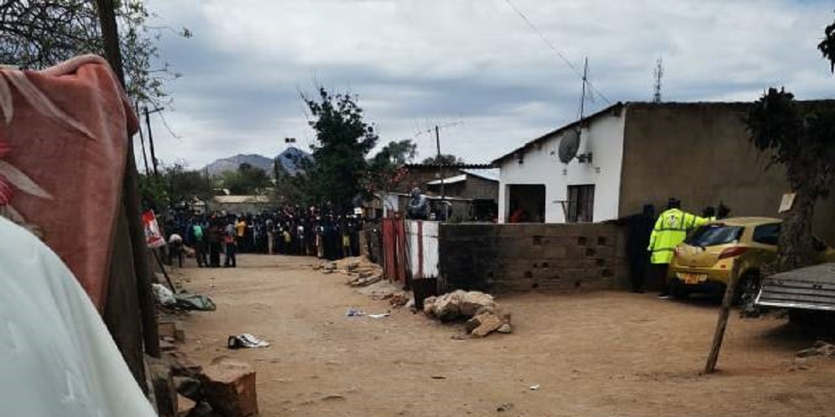 Stand-off between police and armed robber