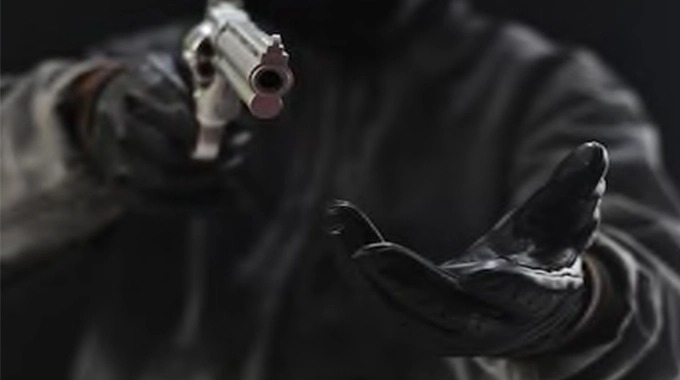 Gun-wielding Men Rob A Shop In Bulawayo City Centre