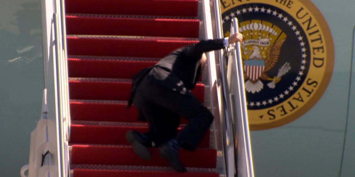 Joe Biden Tripped Fell boarding plane