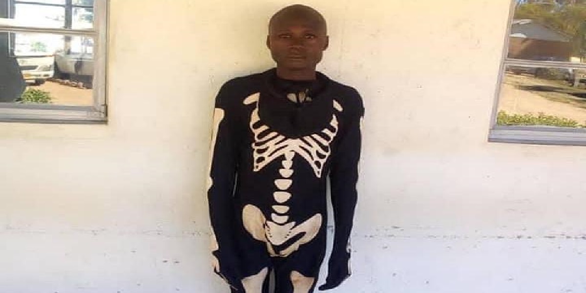 GHOST COSTUME THIEF