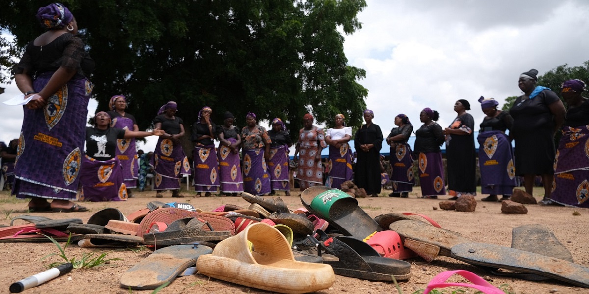 nigerian abductors seize envoy sent with ransom for kidnapped children
