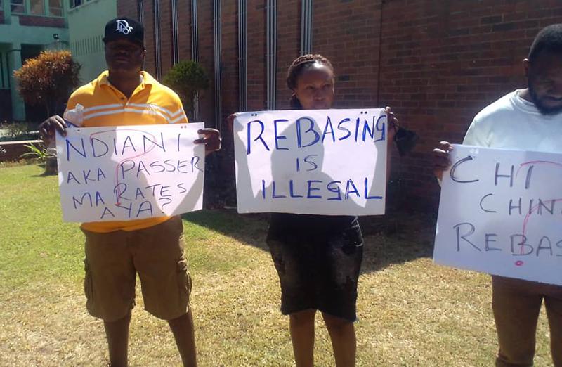 Protest Over US Dollar Rates