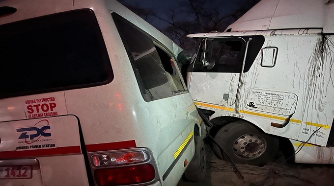 Three Mourners Killed As Bus Collides With Haulage Truck ⋆ Pindula News