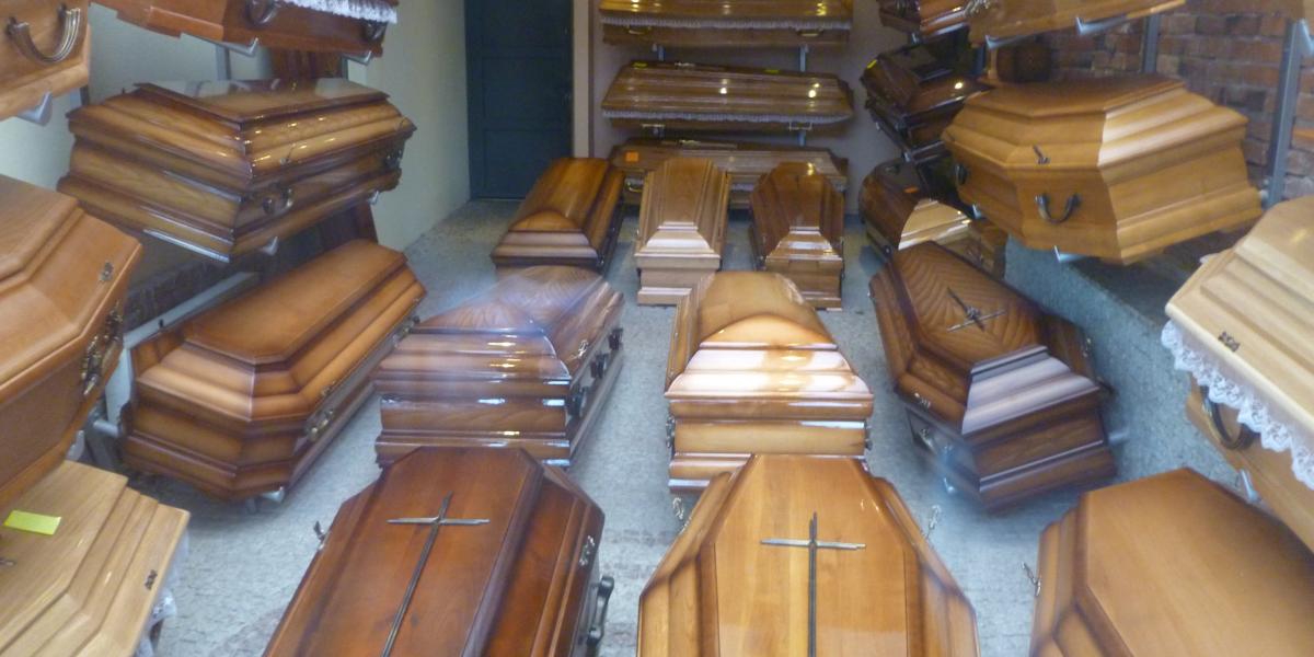 Robbers Pounce On A Funeral Parlour