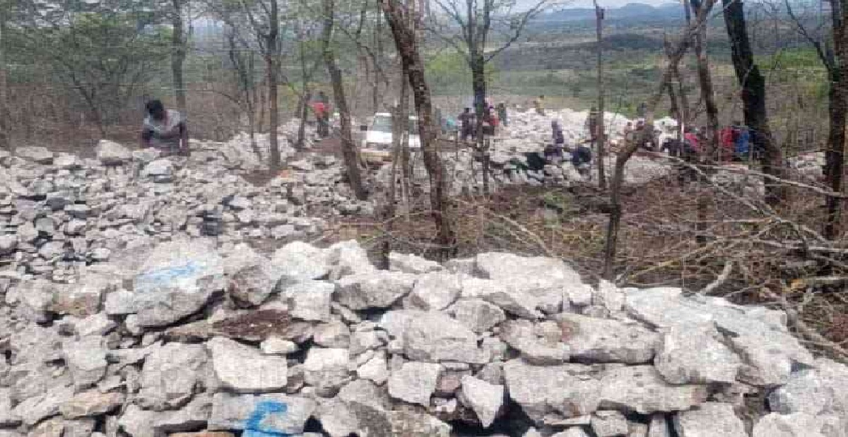 Mberengwa Residents Not Happy With Lithium Miner Kuvimha House, MP Tafanana Zhou