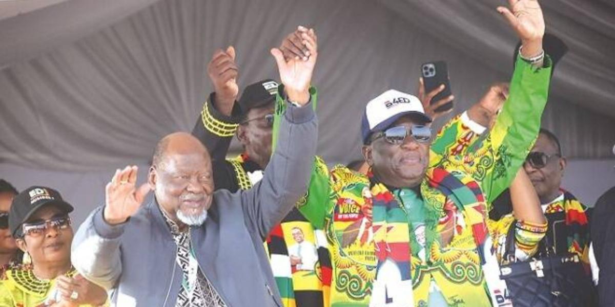 Chissano Attends Mnangagwa's Rally, Plans To Attend Chamisa's To Understand Zimbabwe's Politics