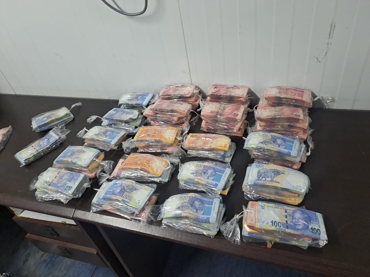 South Africa’s Hawks Secure Forfeiture Order For R40,000 Owned By Undocumented Zimbabwean Man