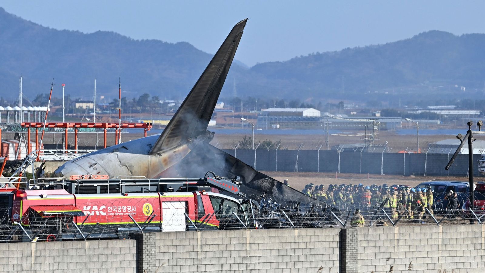 179 Killed As South Korean Jet Crashes While Landing At Airport