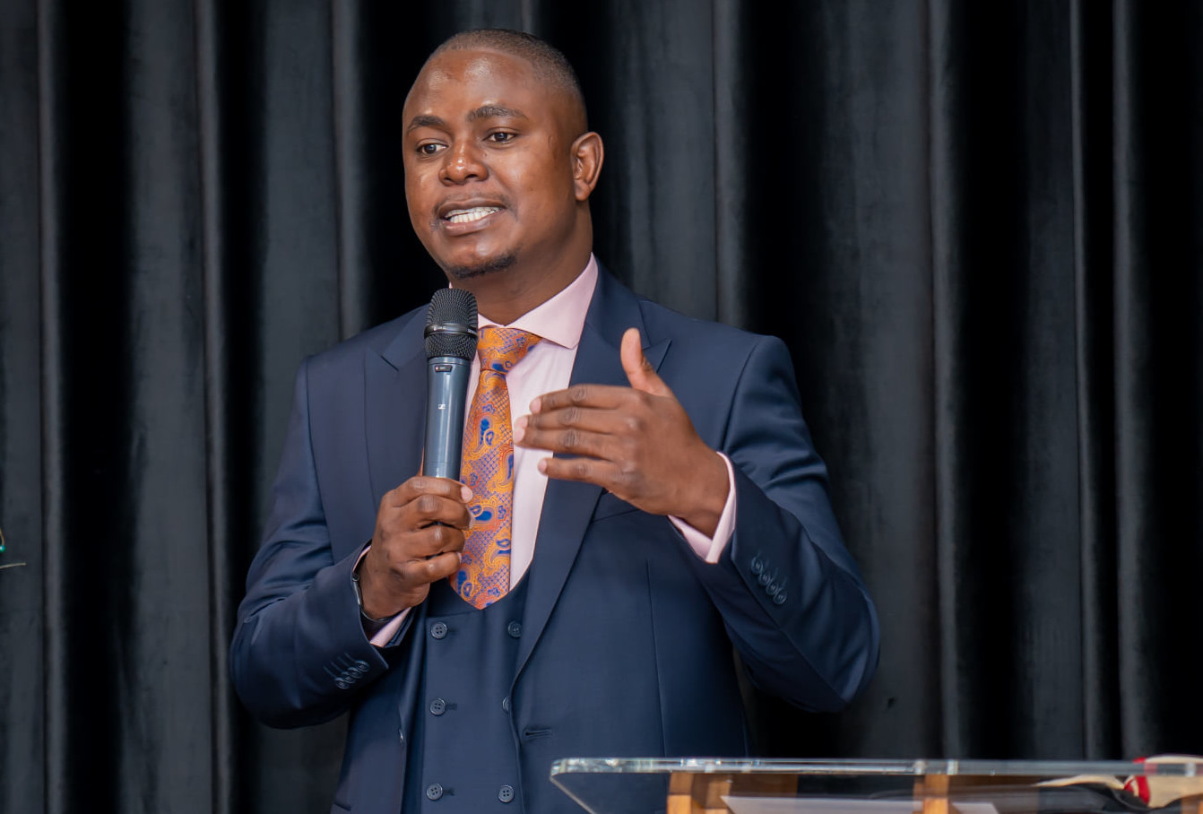 Pastor Chiwenga Slams Prophet Ndlovu Over Chivayo Gifts