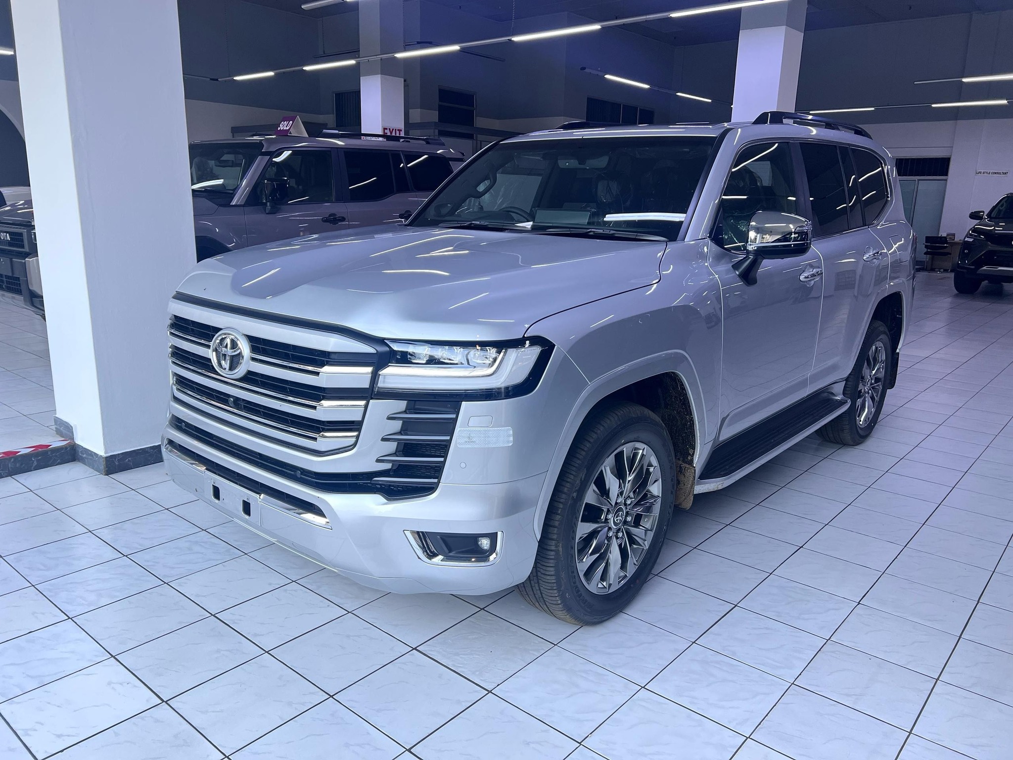 Chivayo Honours Longtime ZBC News Reporter Rueben Barwe With Luxury SUV And US$100K