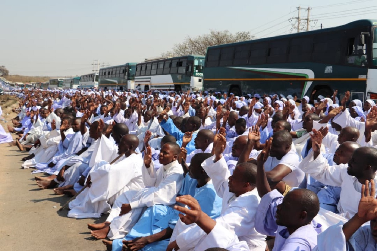 Vapostori For ED Hold Prayers Along Seke Road