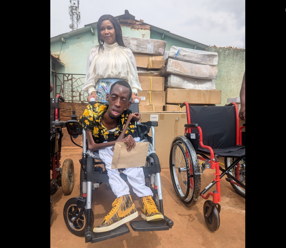 Minnie Baloyi Donates 20 Wheelchairs, US$2,000 To Greatman’s Charity Project