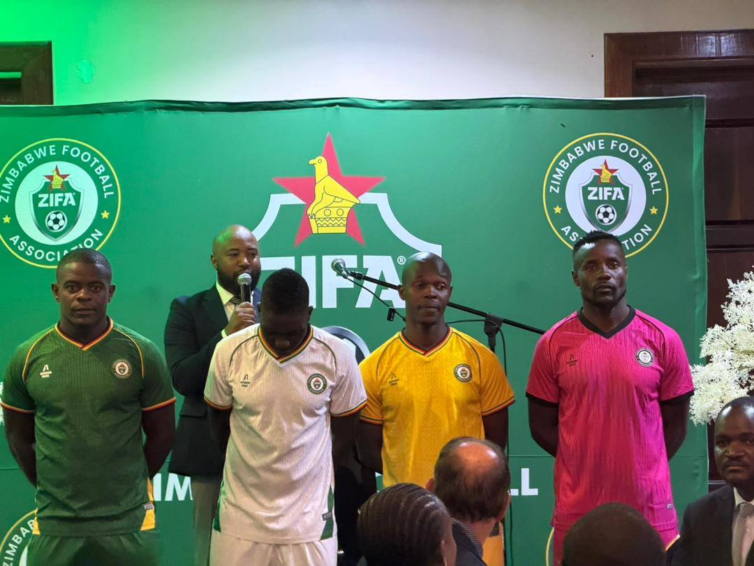 Mnangagwa Donates US$400,000 To Warriors Ahead Of AFCON Finals