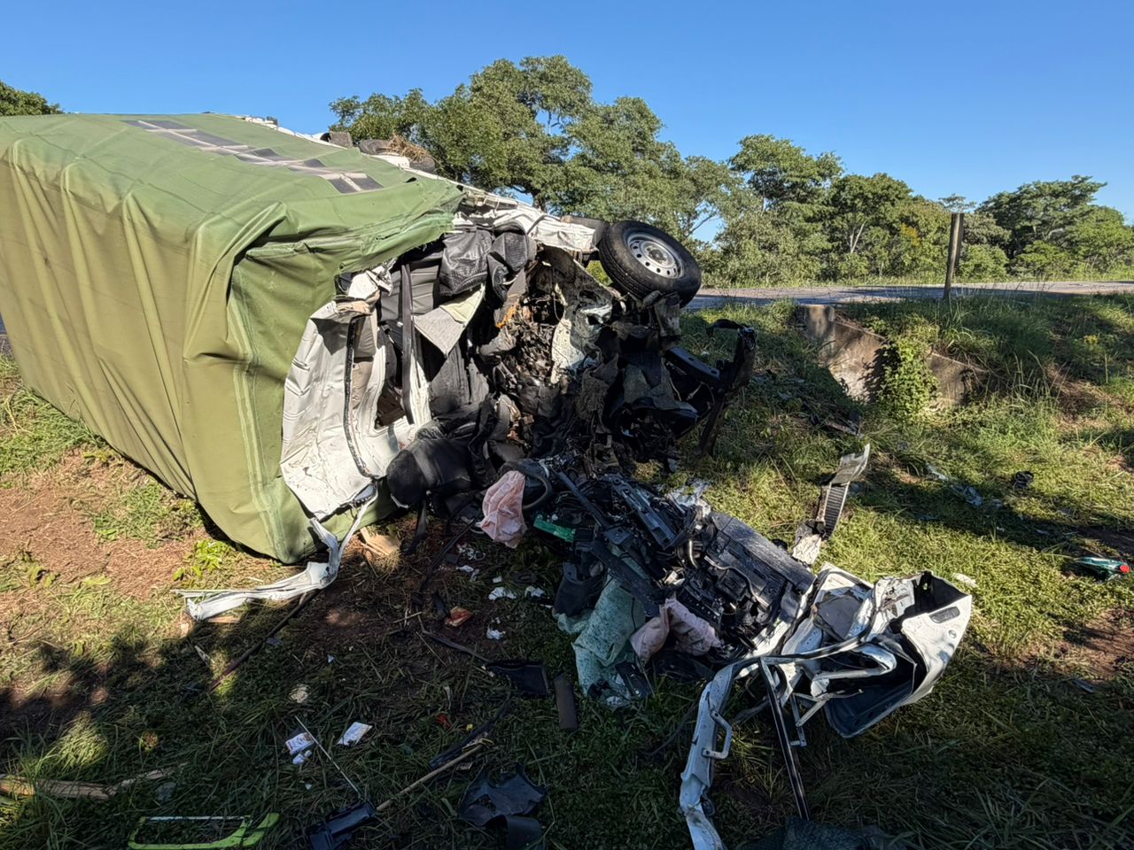 Four Killed As Zambian Haulage Truck Collides With Mazda Truck Near Nyazura Bridge