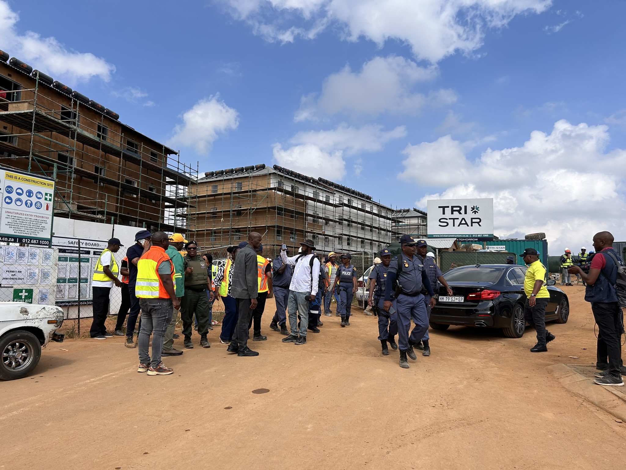 50 Foreign Nationals Arrested As SA Police Raid Building Site In Ekurhuleni