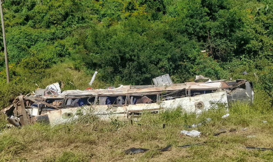 Five Killed As Bus Travelling To Zimbabwe Overturns in Limpopo