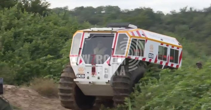 South Africa Deploys Amphibious Vehicles On Zimbabwe Border
