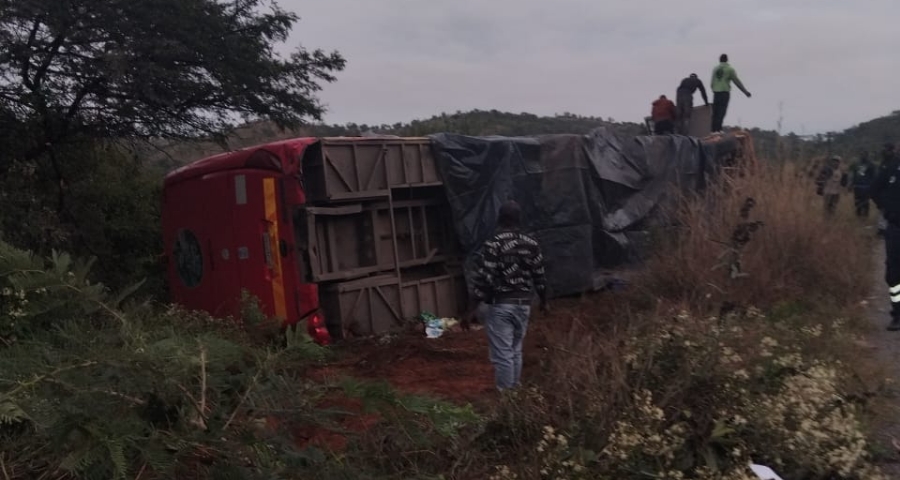 Inter Africa Bus Overturns At “Danger” Spot Near Esigodini, 18 Passengers Injured