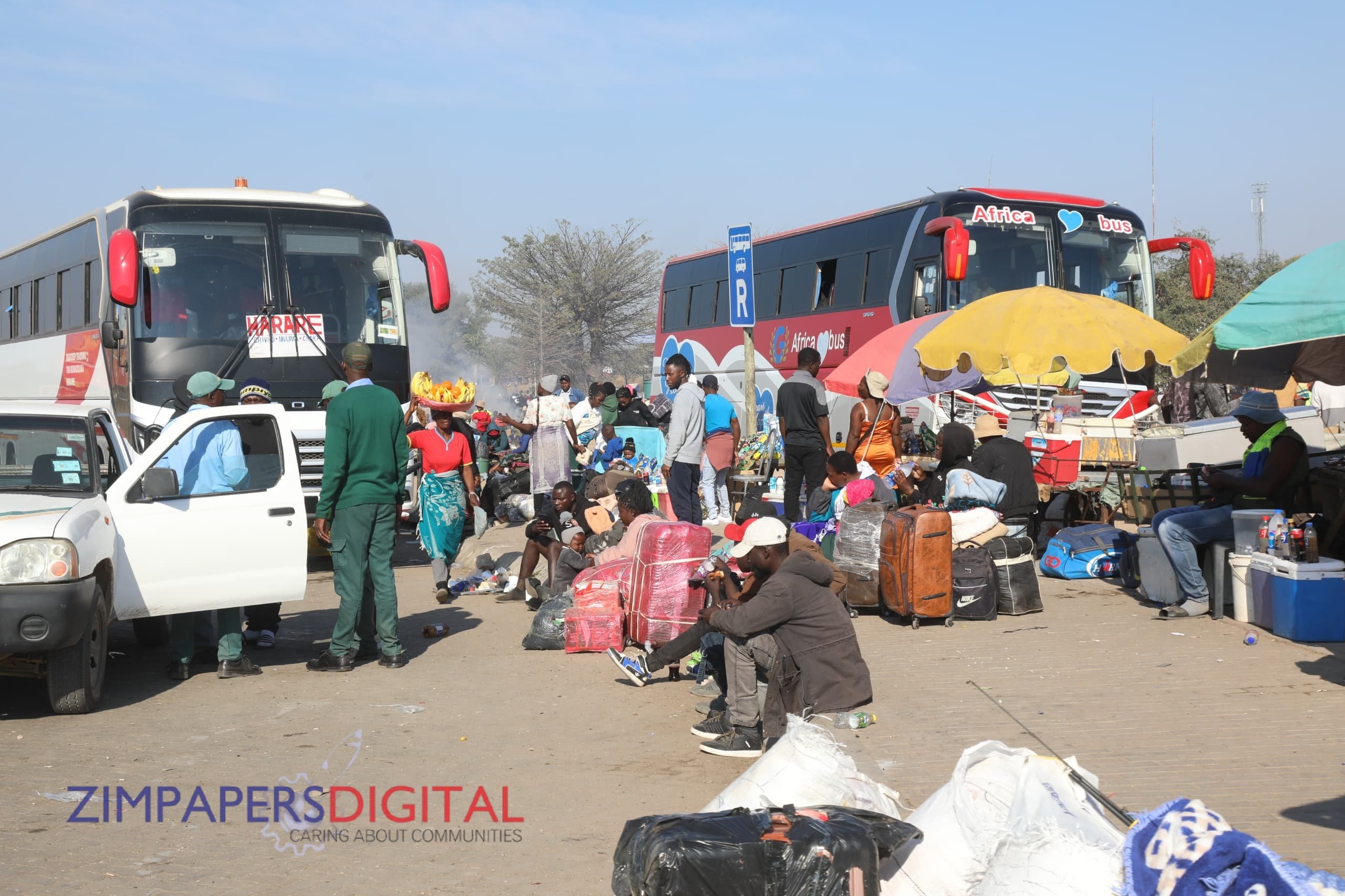 SA Protests: 35,403 Zimbabweans Return Home Alone, 4,795 Assisted By Govt