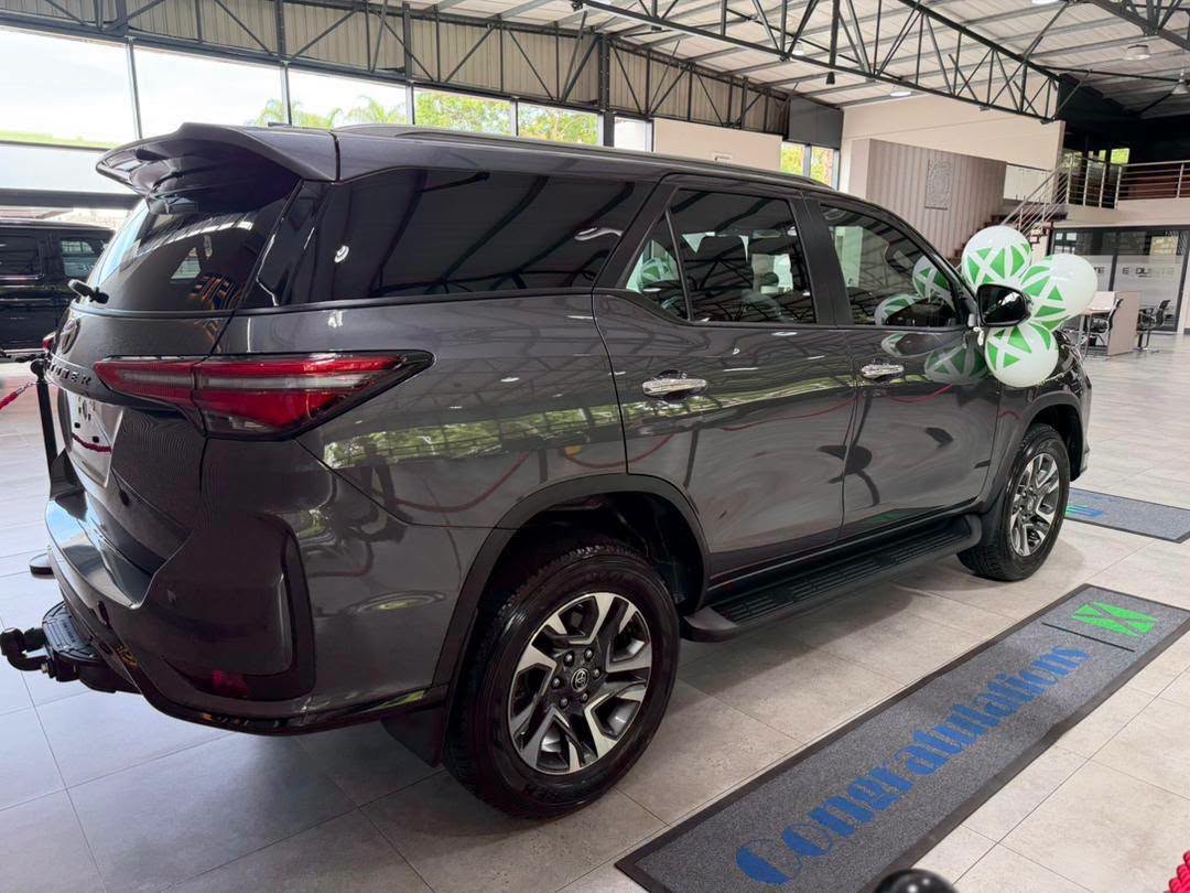 Chivayo Gifts ZANU PF Chief Whip, Pupurai Togarepi, New SUV And US$100,000 Cash