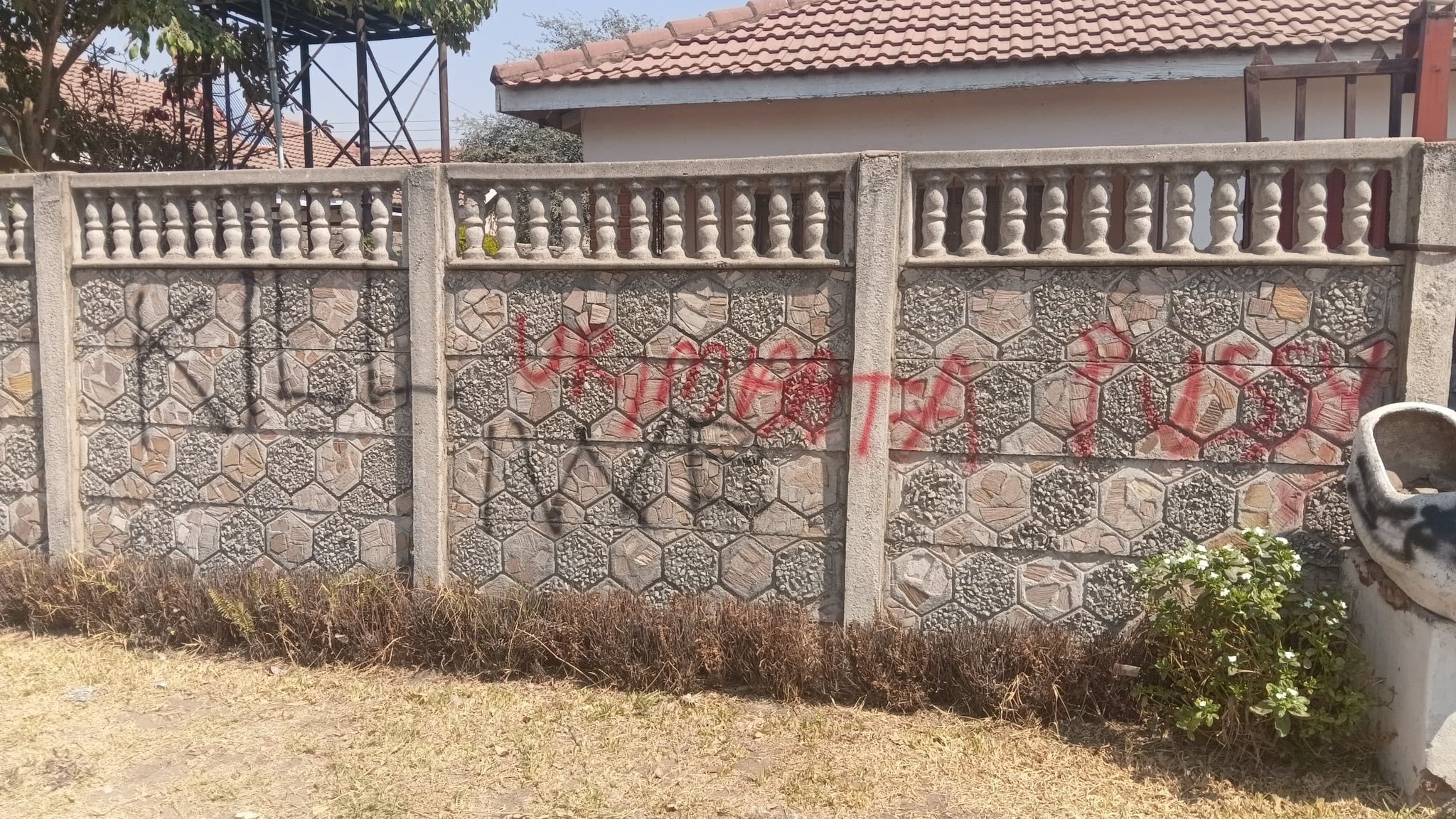 “Gunman In Grey Toyota GD6” Vandalises Jacob Ngarivhume House With Abusive Threats