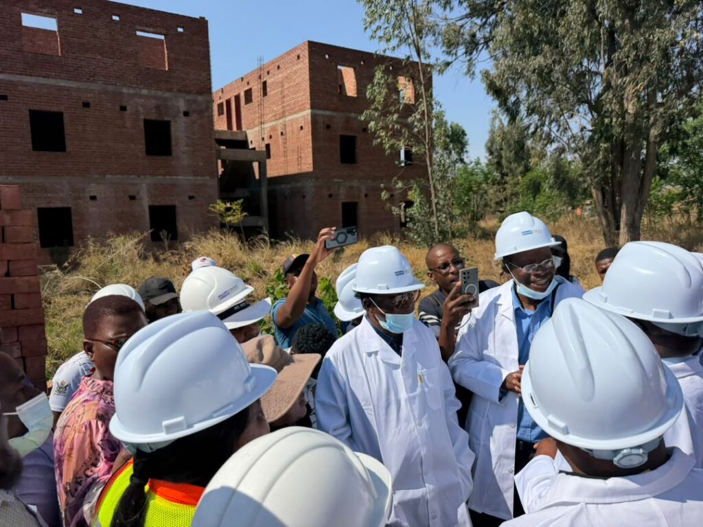 Tungwarara pledges US$1.7 million to complete Mpilo Hospital doctors’ flats